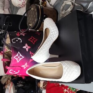 New Delicacy High Heel size 9